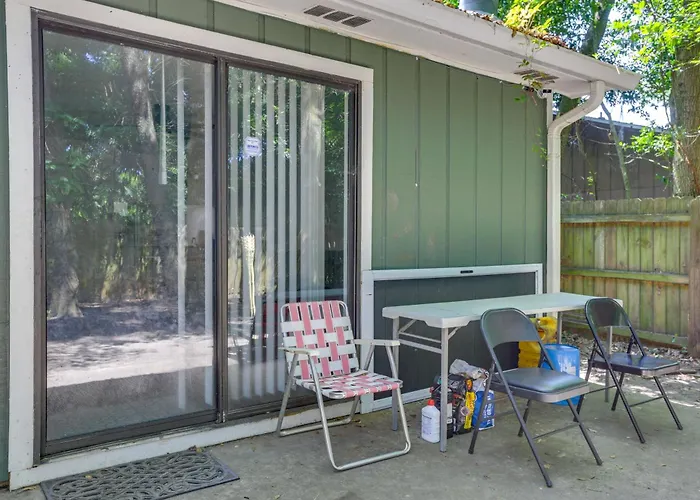 Pet-friendly Fsu W/ Private Fenced Yard Ferienhaus *