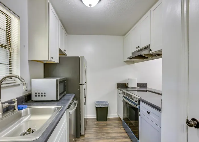 Pet-friendly Fsu W/ Private Fenced Yard *