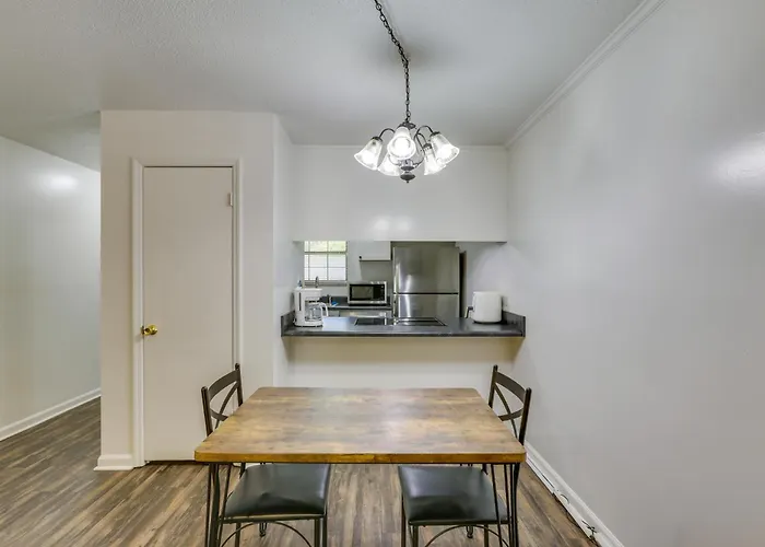 Pet-friendly Fsu W/ Private Fenced Yard
